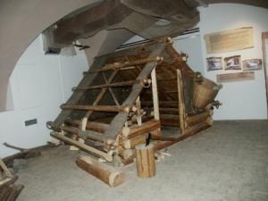 Detajl iz stalne zbirke v Muzeju gozdarstva in lesarstva v Nazarjah